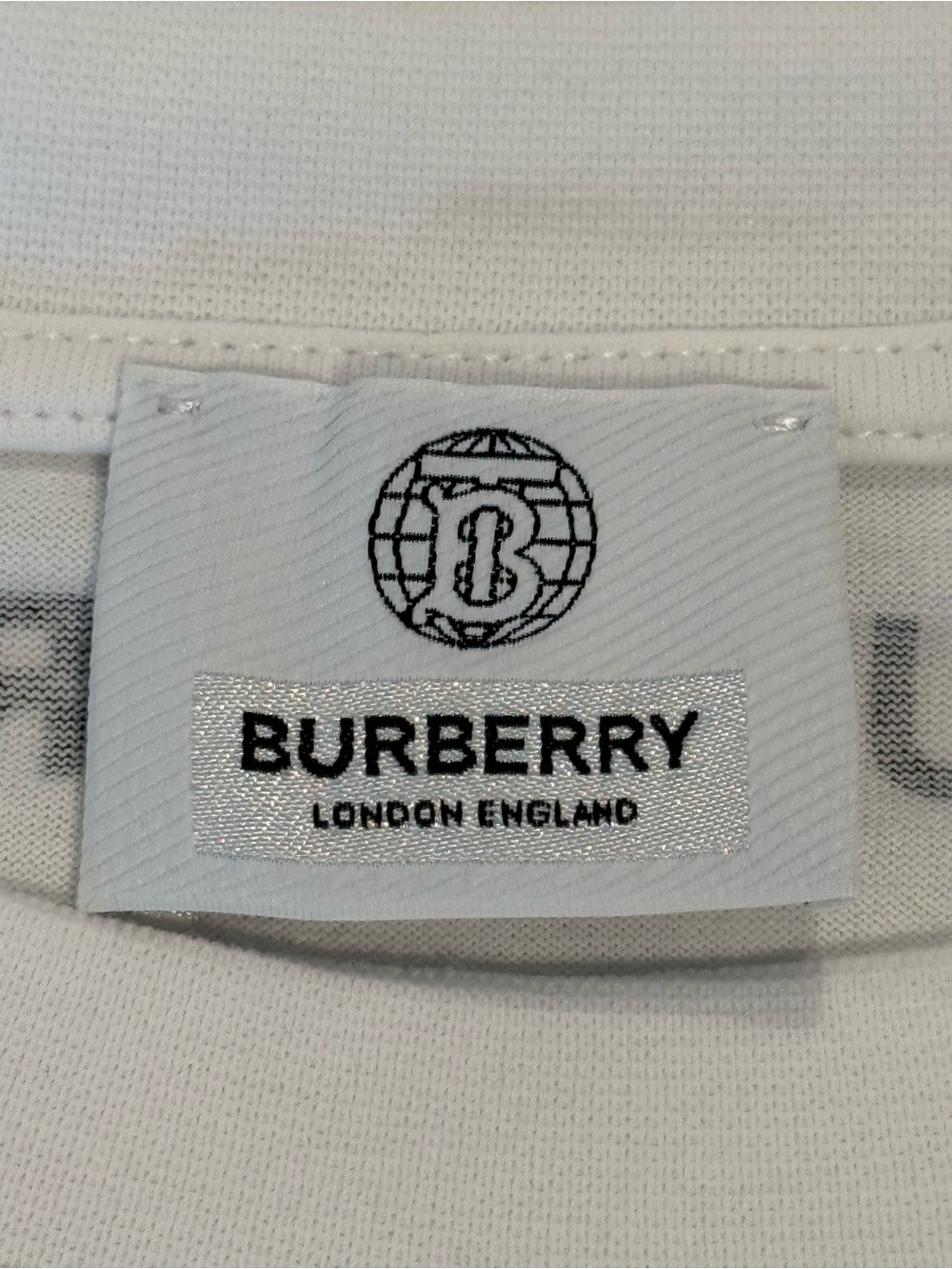 💯 % AUTHENTIC BURBERRY TEE SHIRT - Picture 7 of 11